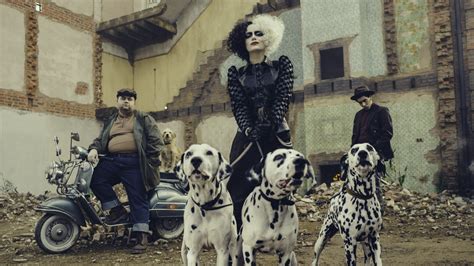 Watch Cruella .